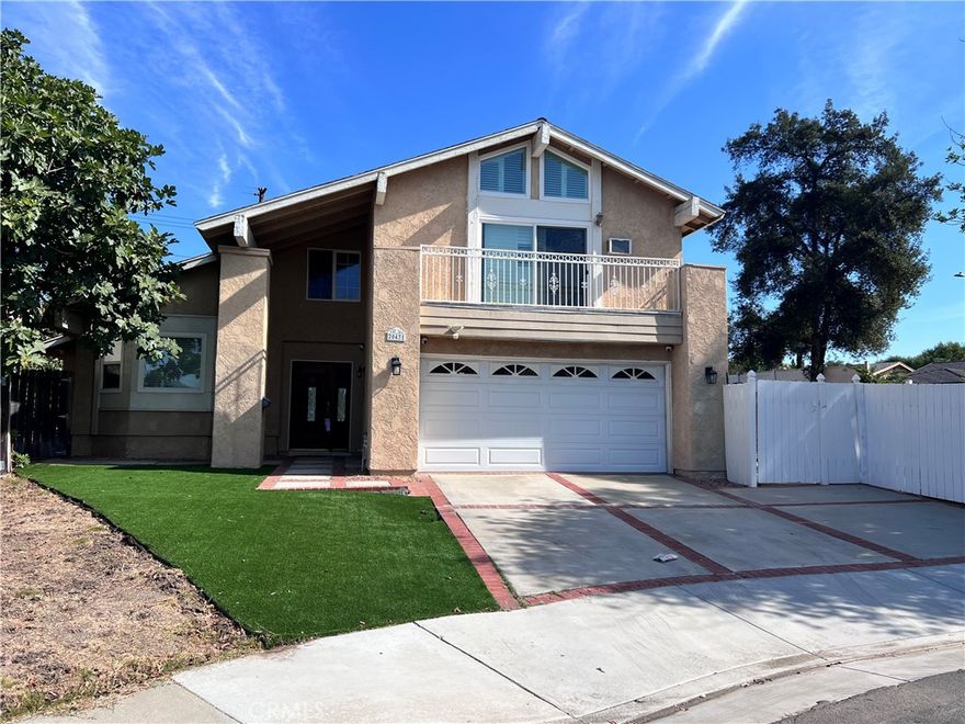 Cozy single family house for lease, it features:

1. High ceiling living room & dining room

2. Large windows with abundance of light

3. Central AC & Heating

4. Granite counter top in kitchen with many cabinets

5. Patio are with enclosed fence

6. Spacious side yard and back yard

7. Excellent Walnut schools

8. Great location, walking distance to middle school & high school & park

9. In & Out Burger, Chick-fil-a, Audi, & TJ Maxx and retail plazas nearby.

10. Easy access FWY 60 & 57