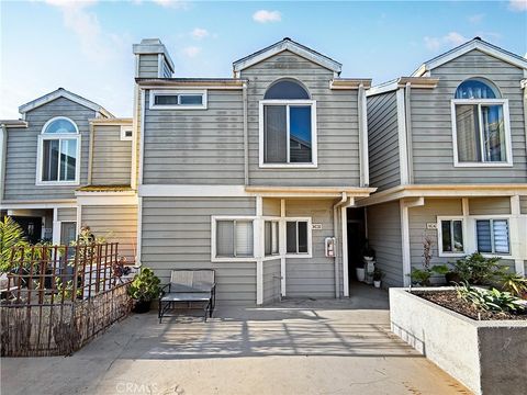 Photo of 260 Victoria Street #32, Costa Mesa, CA 92627 (MLS # DW25278776)