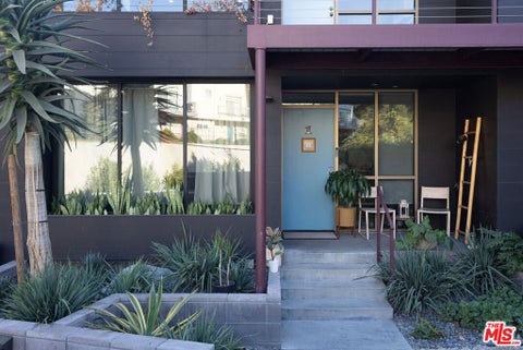 Photo of 2811 Waverly Drive #6, Los Angeles, CA 90039 (MLS # 26997341)