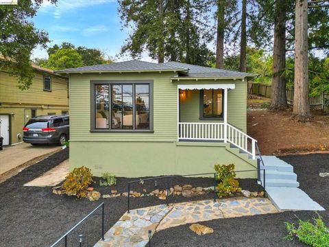 Photo of 7603 7603 Terrace Dr Dr, El Cerrito, CA 94530 (MLS # 41125129)