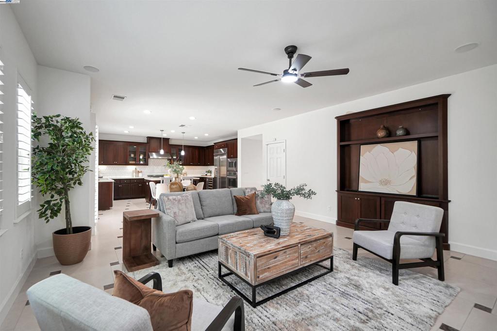 MOUNTAIN HOUSE - Residential