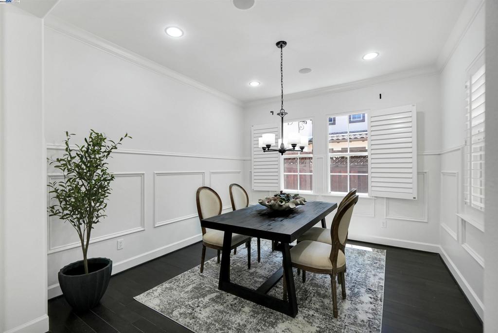 MOUNTAIN HOUSE - Residential