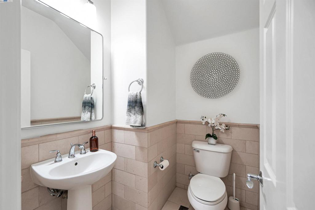 MOUNTAIN HOUSE - Residential