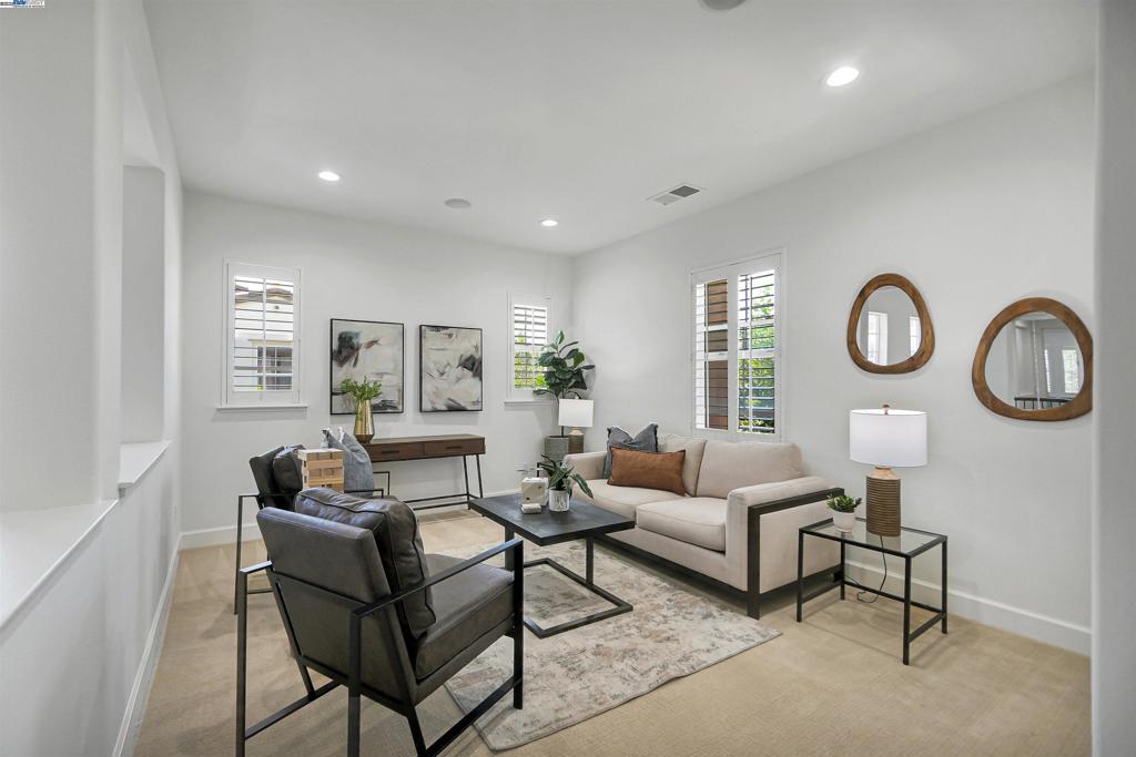 MOUNTAIN HOUSE - Residential