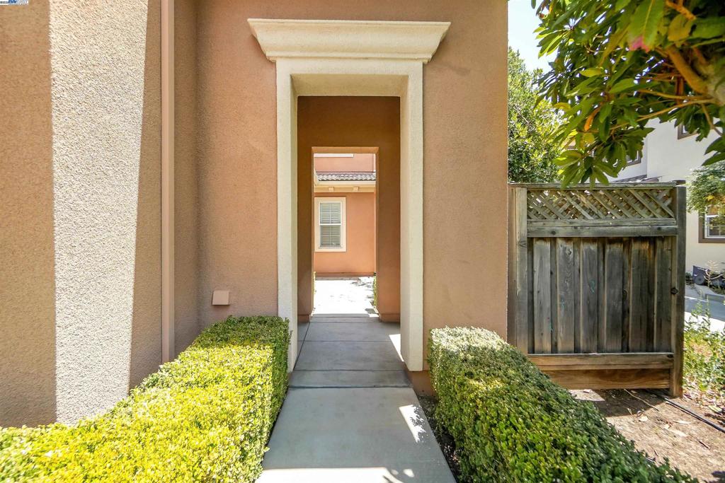 MOUNTAIN HOUSE - Residential