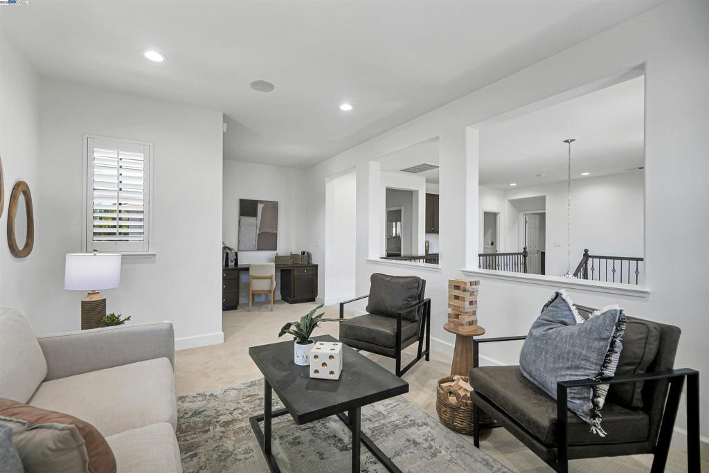 MOUNTAIN HOUSE - Residential