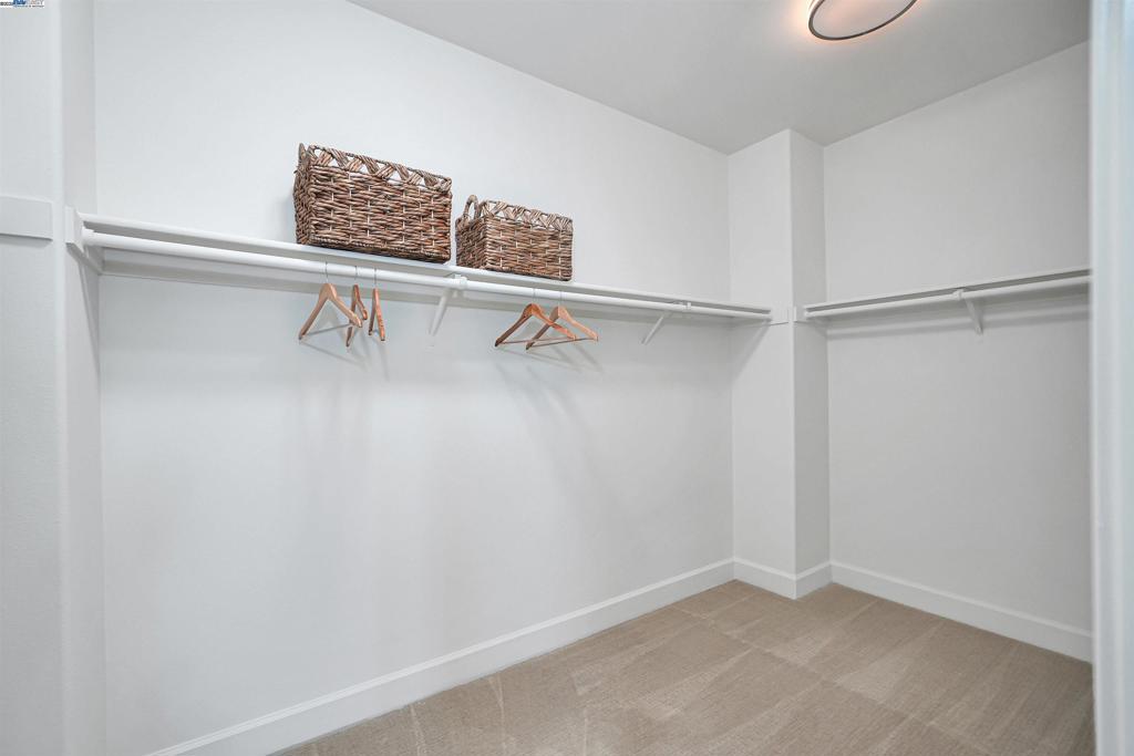 MOUNTAIN HOUSE - Residential