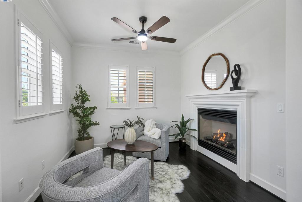 MOUNTAIN HOUSE - Residential