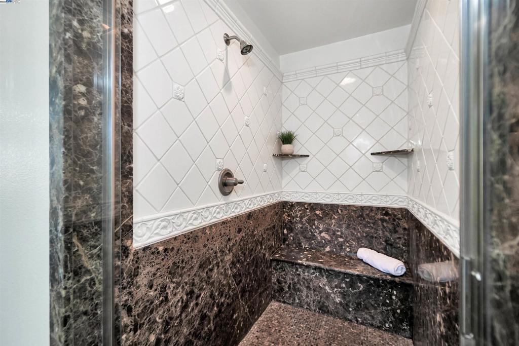 MOUNTAIN HOUSE - Residential