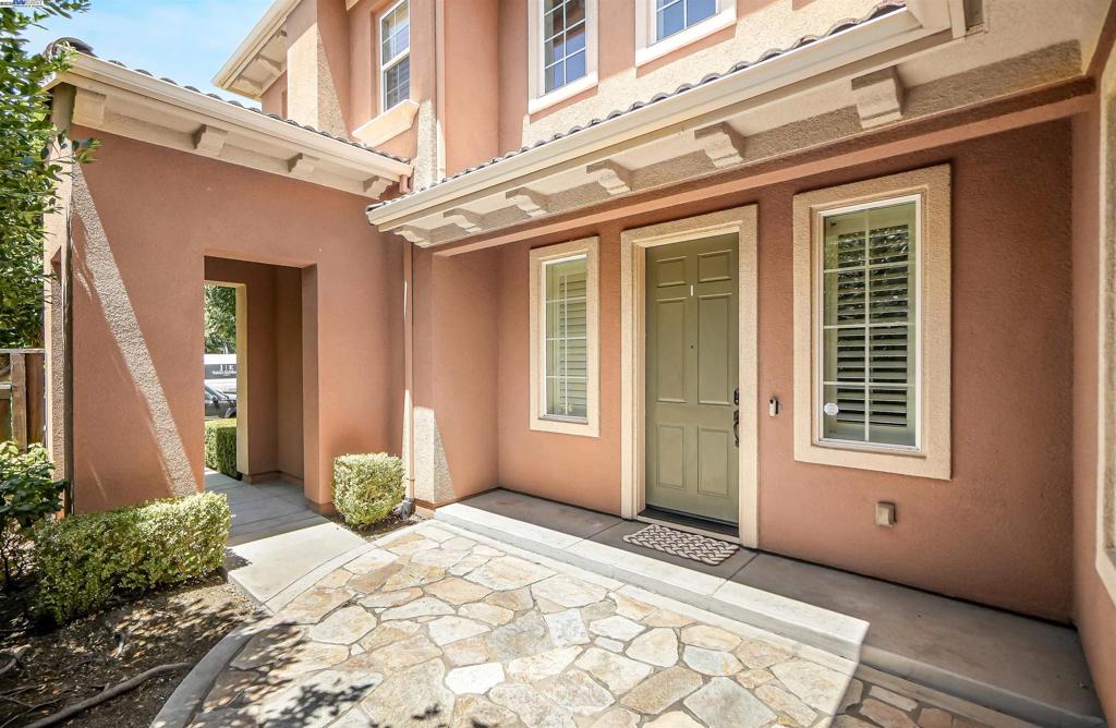 MOUNTAIN HOUSE - Residential