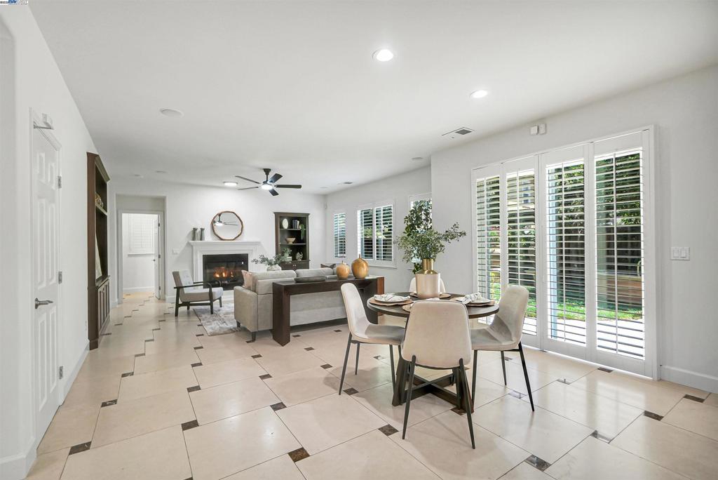 MOUNTAIN HOUSE - Residential