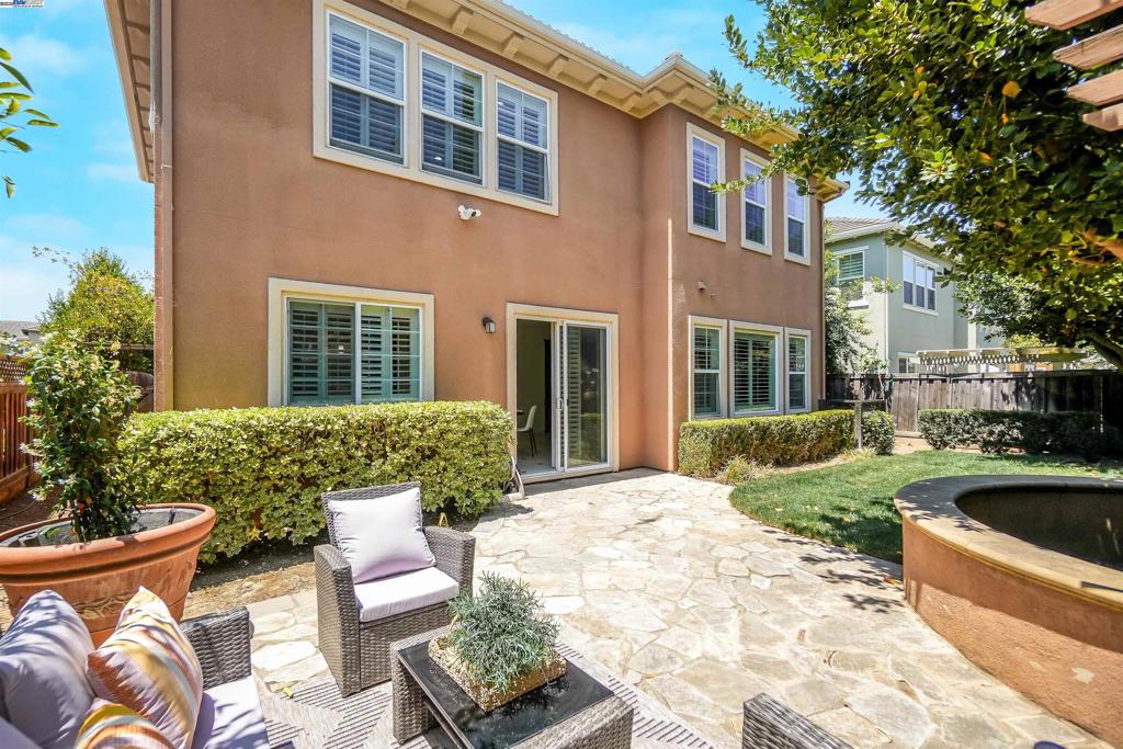 MOUNTAIN HOUSE - Residential