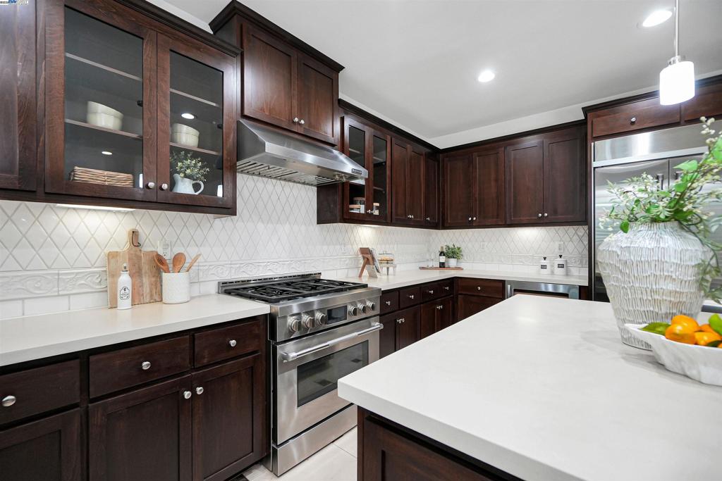 MOUNTAIN HOUSE - Residential