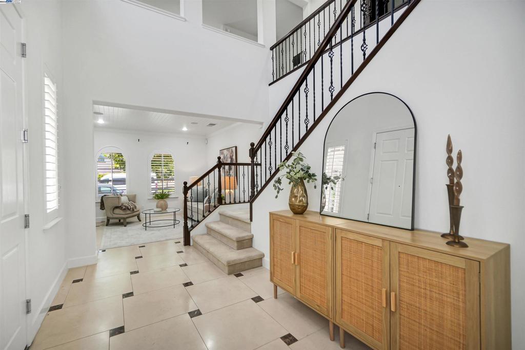 MOUNTAIN HOUSE - Residential