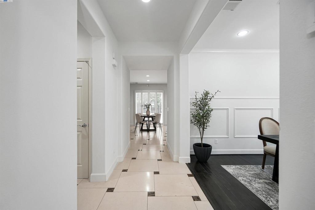 MOUNTAIN HOUSE - Residential