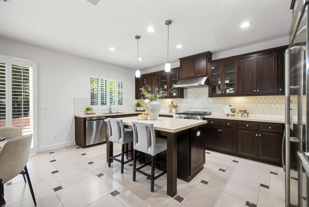 MOUNTAIN HOUSE - Residential