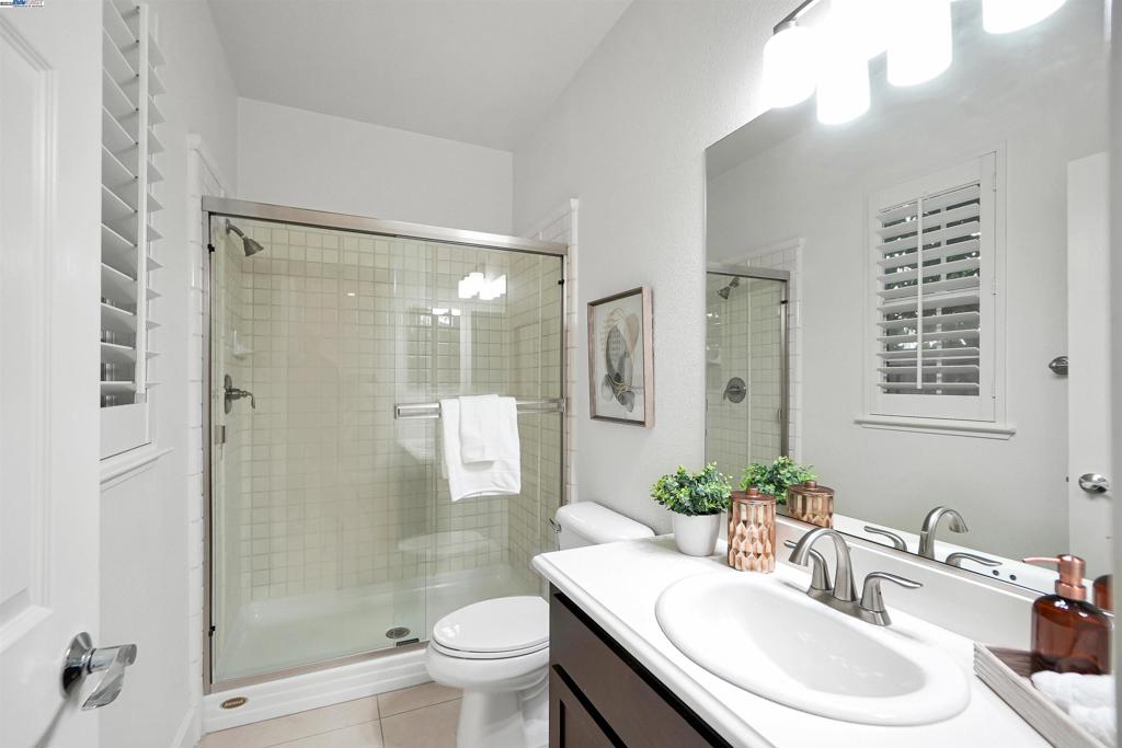 MOUNTAIN HOUSE - Residential