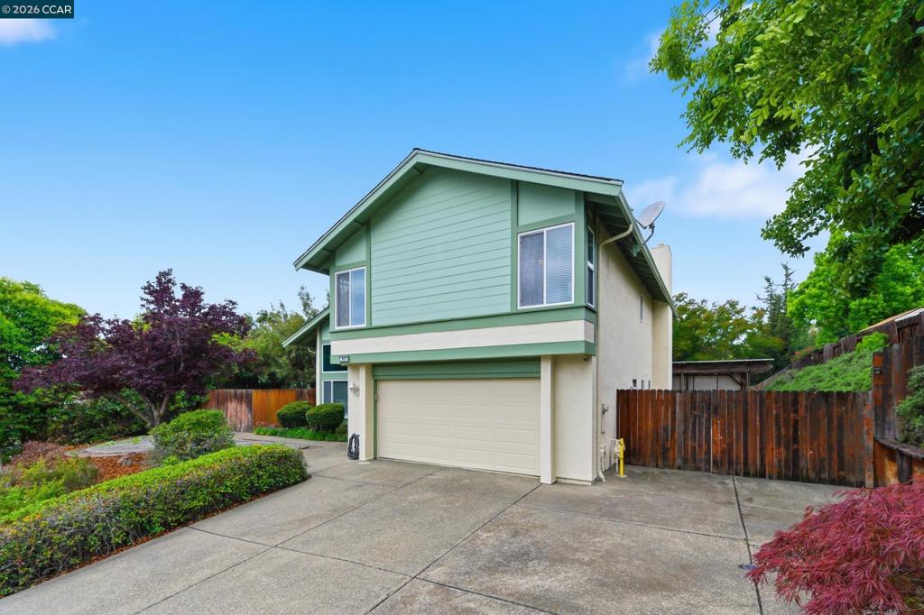 877 Dover Cir