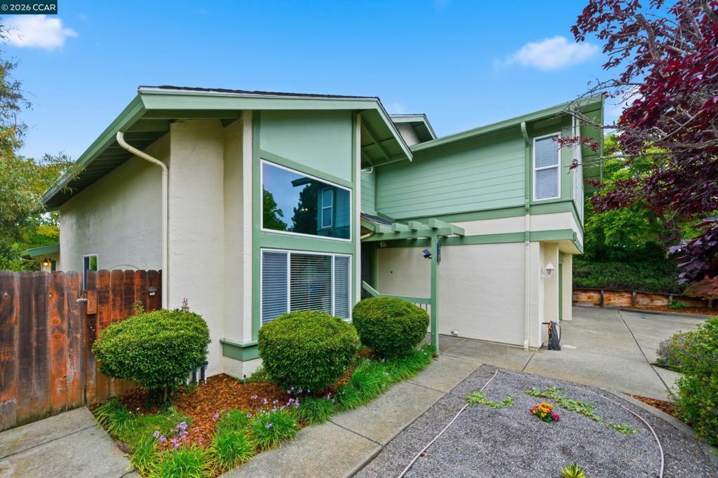 877 Dover Cir