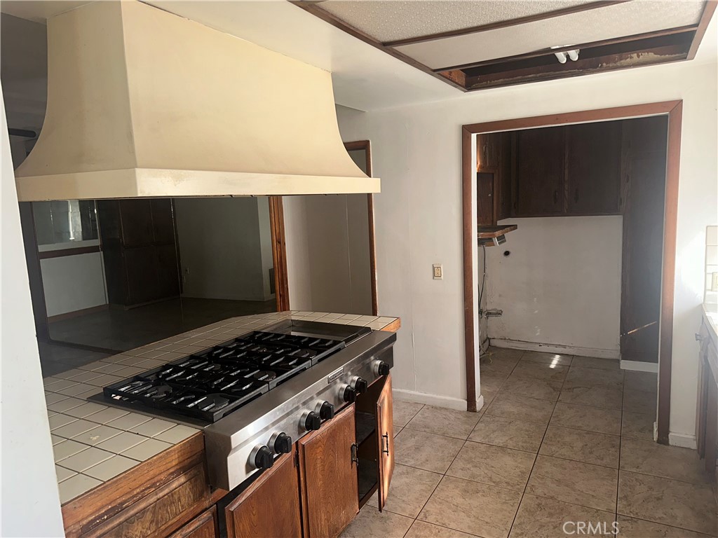 8147 Lake Knoll Drive