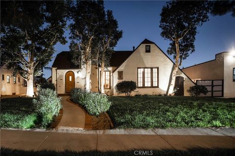 Photo of 920 Coronado Drive, Glendale, CA 91206 (MLS # GD25210570)