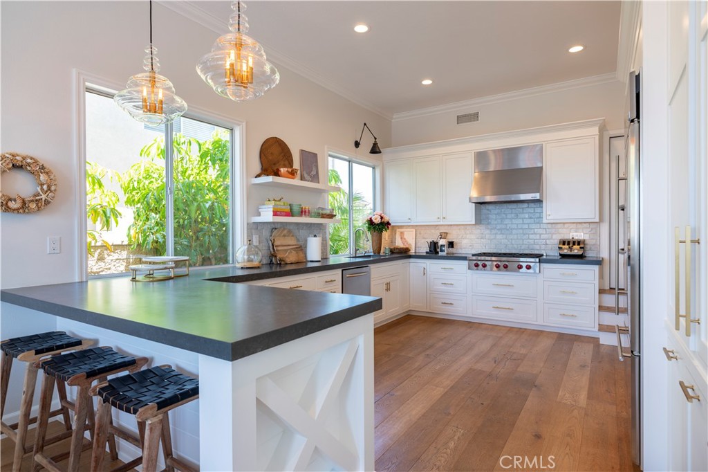 6206 E Cliffway Drive