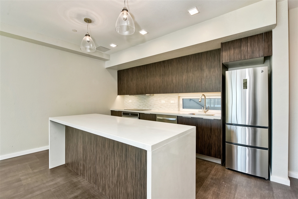 3D Walk through, Self-Guided OR Virtual Tour AVAIL| 2-Level penthouse| Just Listed| Ocean Views|Private Entrance|Two Decks| PET FRIENDLY: This is a ONE OF A KIND premium two story penthouse featuring a private entrance, two spacious decks with ocean views, walk in closets, tons of storage space, luxury woodstyle flooring & so much more! LOFTS ON LAUREL- Featuring 21 Custom Residences In Bankers Hill, San Diego! Be part of the Dynamic and Refined Lifestyle of Banker’s Hill Neighborhoods: Bankers Hill Complex Features: , View: City Sewer: Sewer Connected