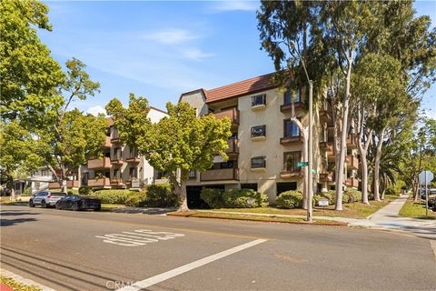 Photo of 260 S 6th Street #H, Burbank, CA 91501 (MLS # SR26057264)