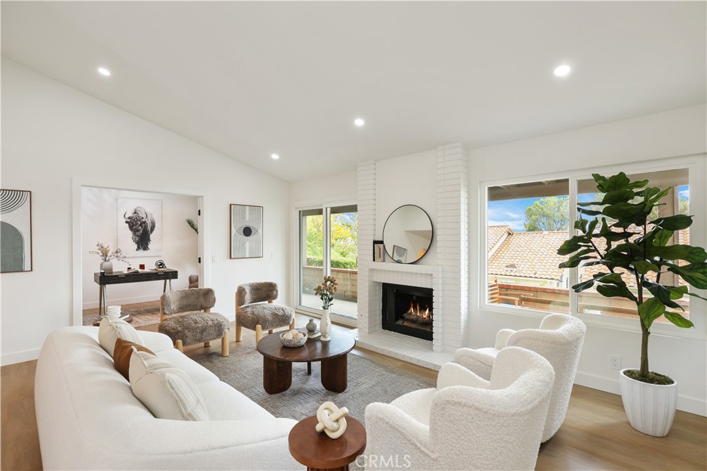 Casta Del Sol - Carmel (CR) - Residential