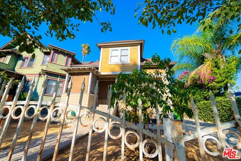 Photo of 115 N Avenue 52 Ave, Los Angeles, CA 90042 (MLS # 25601157)