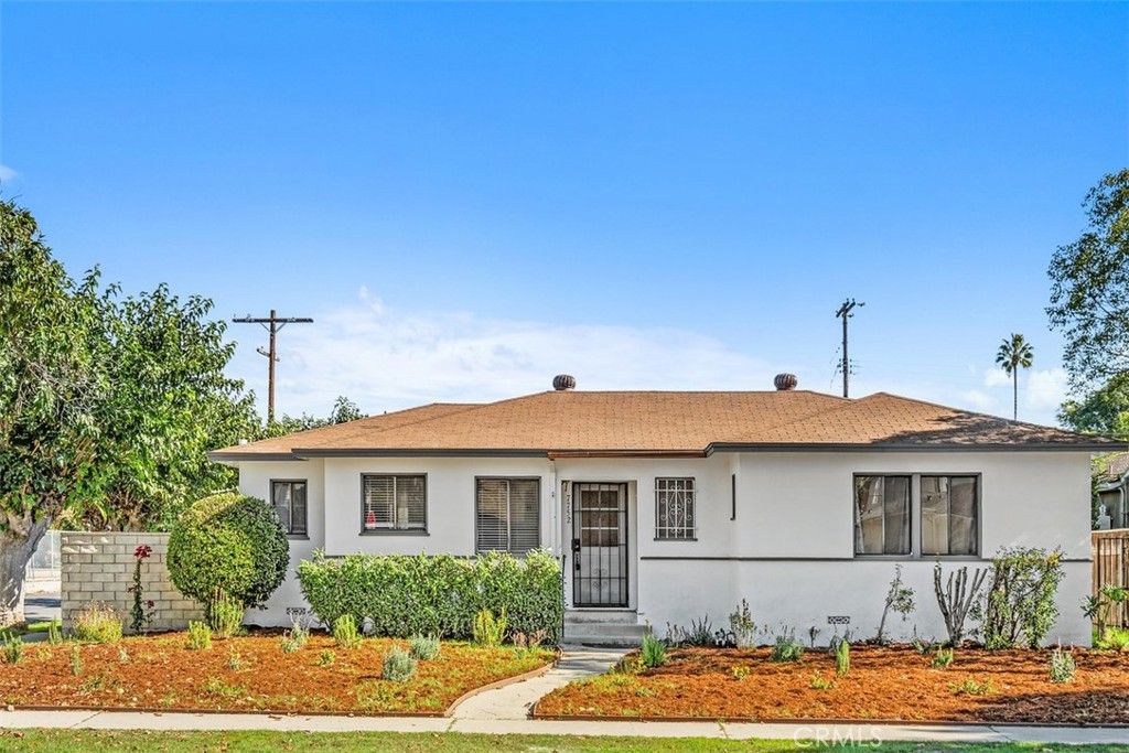 Photo of 7752 Wish, Lake Balboa, CA 91406 (MLS # SR25254517)