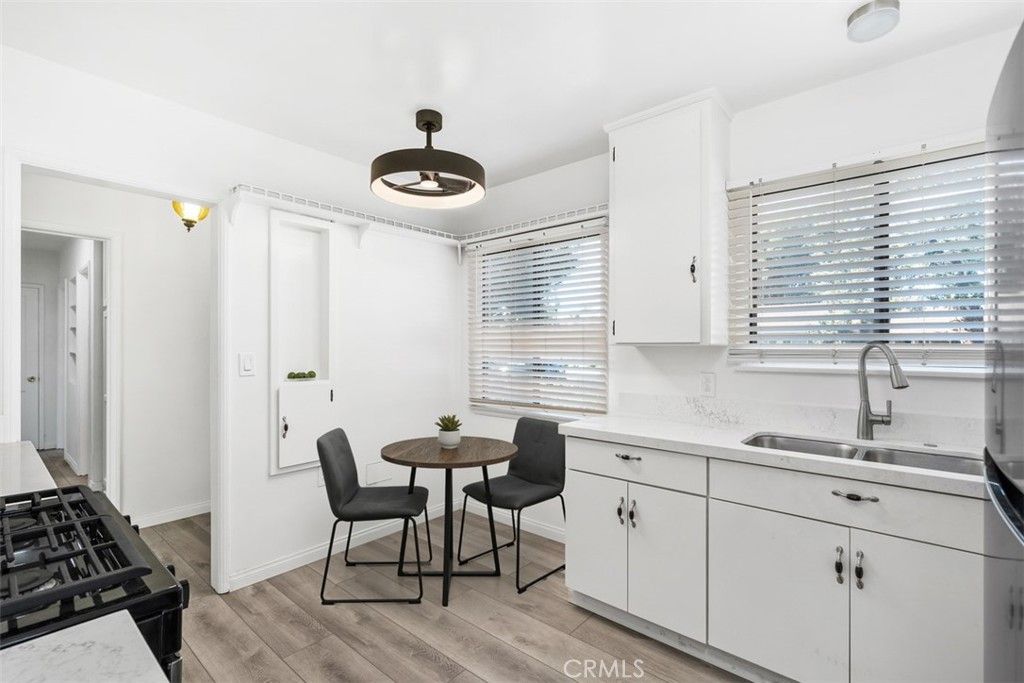 Photo of 7752 Wish, Lake Balboa, CA 91406 (MLS # SR25254517)