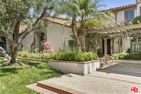 Photo of 512 N Palm Drive, Beverly Hills, CA 90210 (MLS # 26828745)