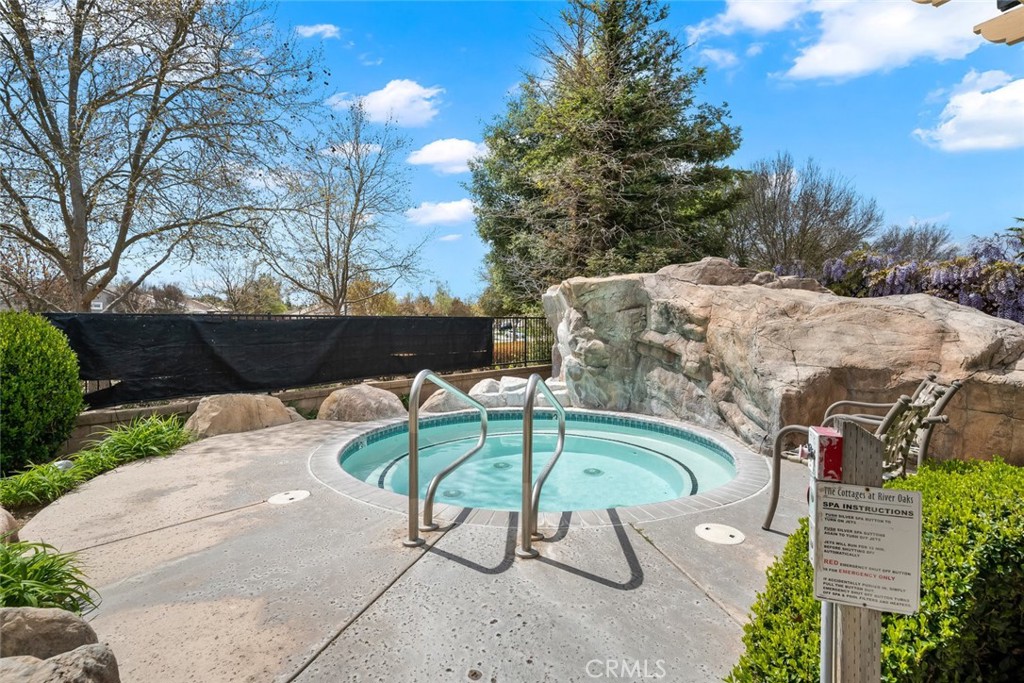 Cottages at River Oaks - Residential