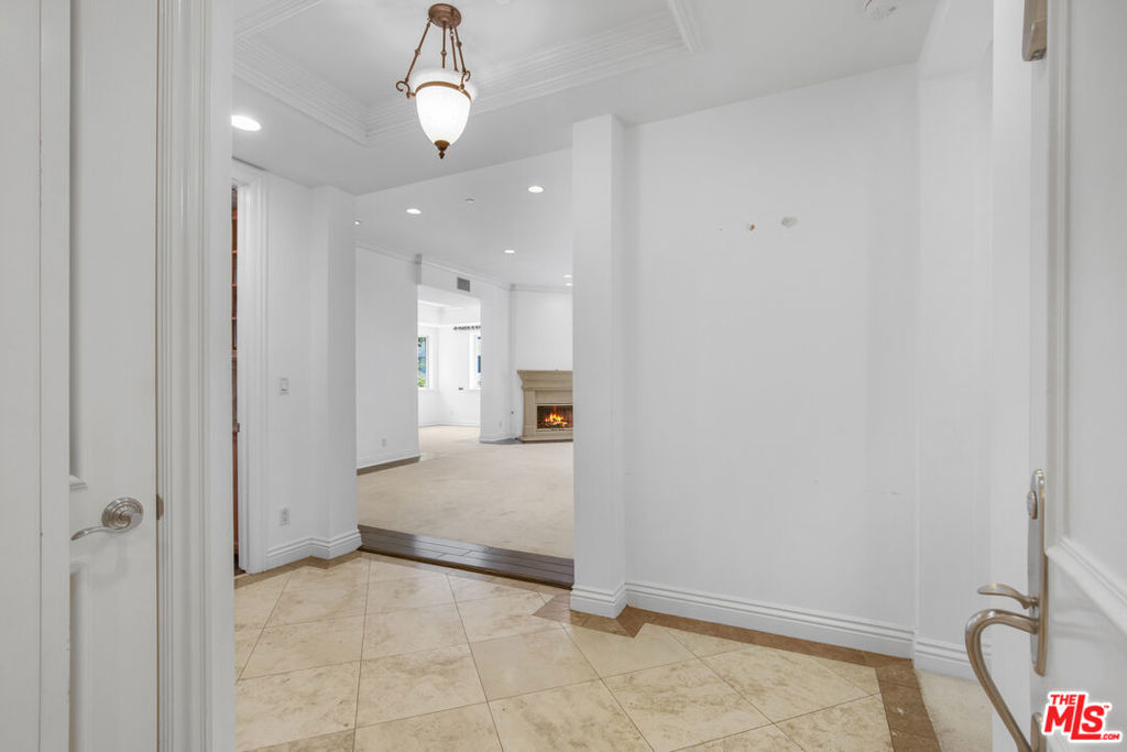 132 S Maple Drive 201