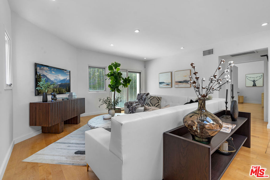 321 S Linden Drive