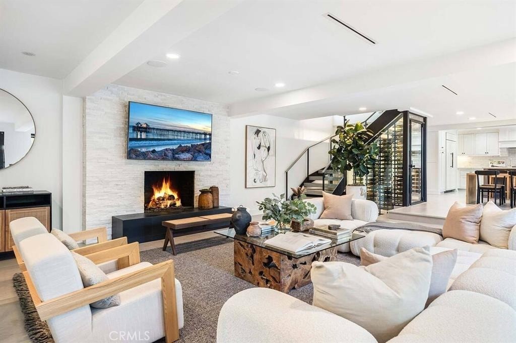 760 S San Rafael Avenue