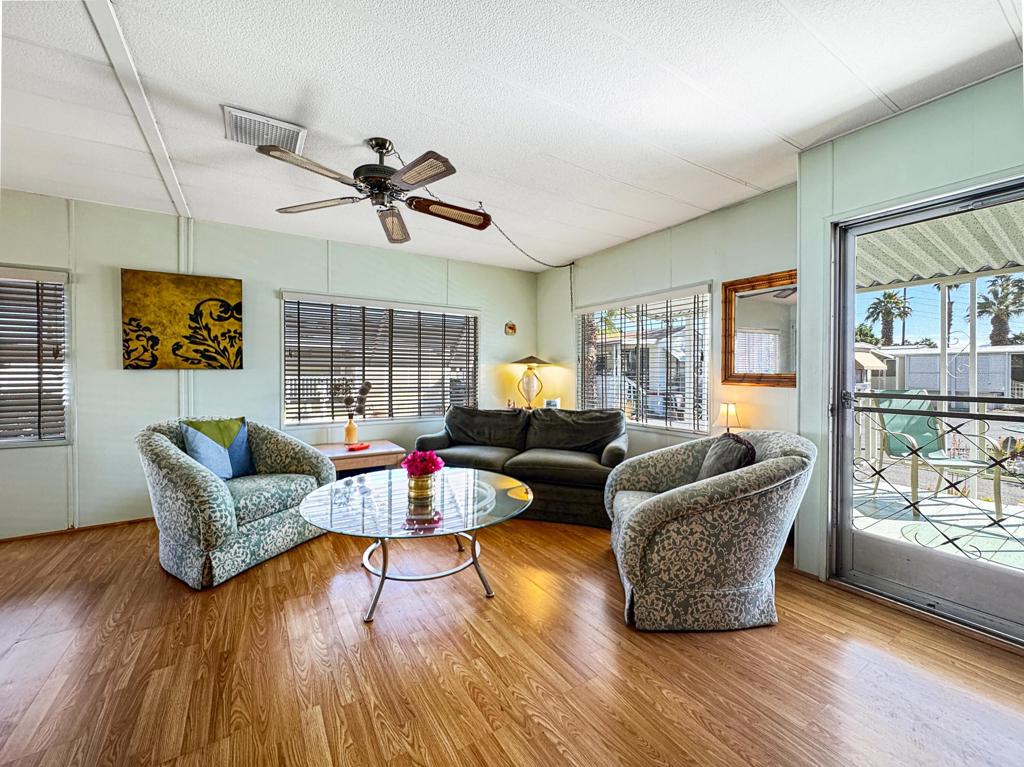 Royal Palms - Manufactured In Park