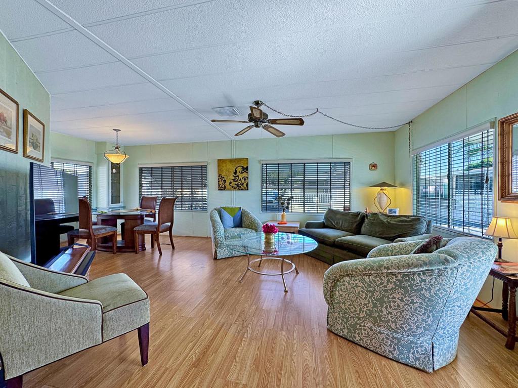 Royal Palms - Manufactured In Park