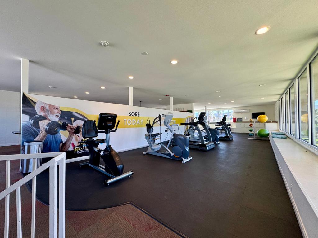 Royal Palms - Manufactured In Park