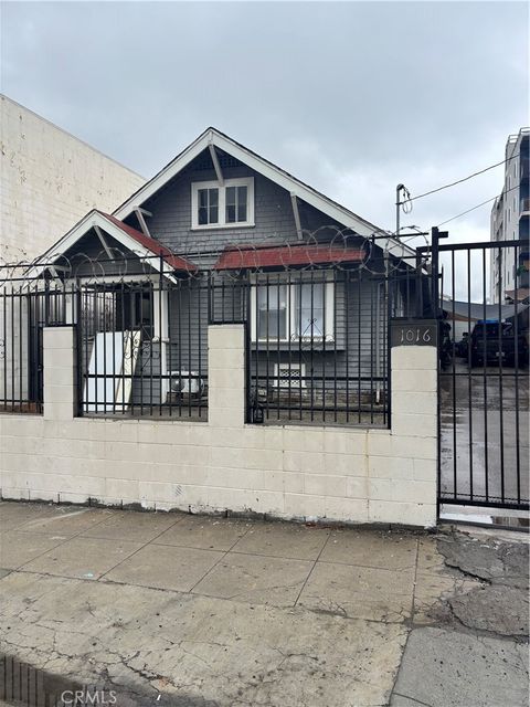 Photo of 1016 S Catalina St #B, Los Angeles, CA 90006 (MLS # GD25240357)