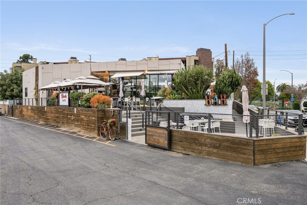 335 Nieto Avenue