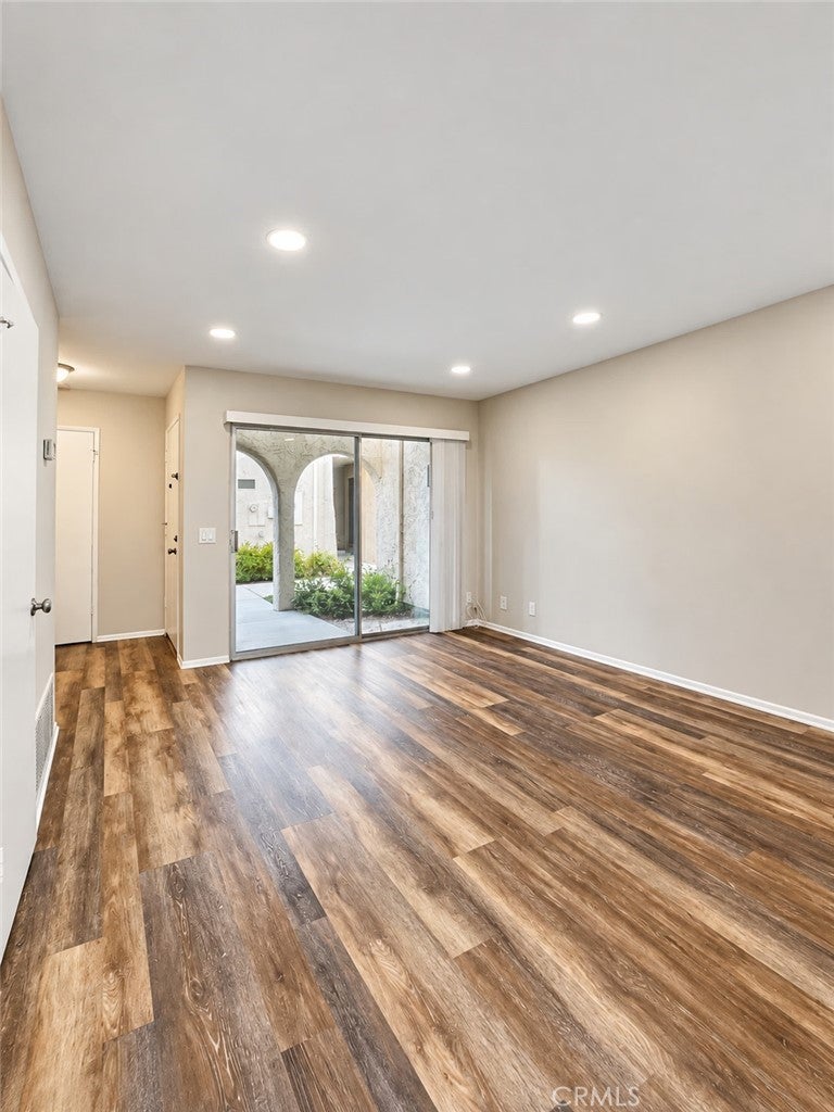 1316 Elm 9