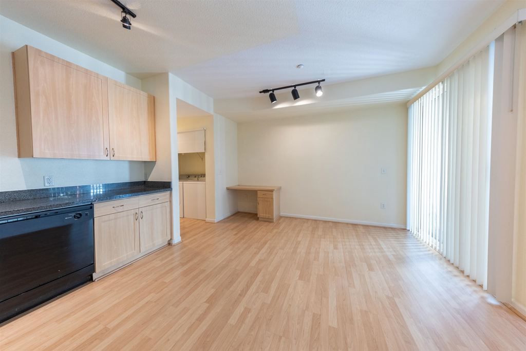 Photo of 1121 40th St #3202, Emeryville, CA 94608 (MLS # 41121064)