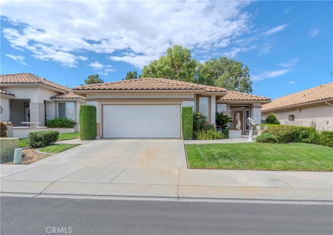 Photo of 1725 Fairway Oaks Avenue, Banning, CA 92220 (MLS # CV26196342)