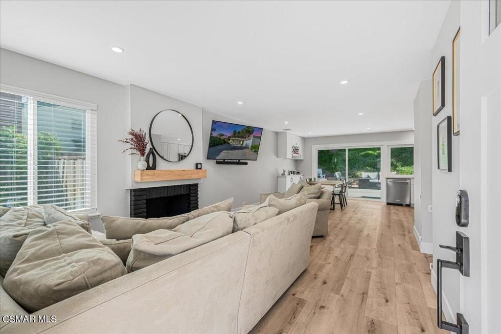 Photo of 2681 Briarwood Place, Thousand Oaks, CA 91362 (MLS # 225005171)