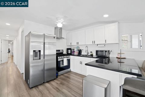 Photo of 3301 Buchanan Rd, Antioch, CA 94509 (MLS # 41121075)