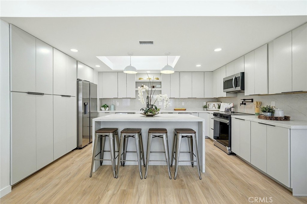 1462 Merion Way M2 - 30K