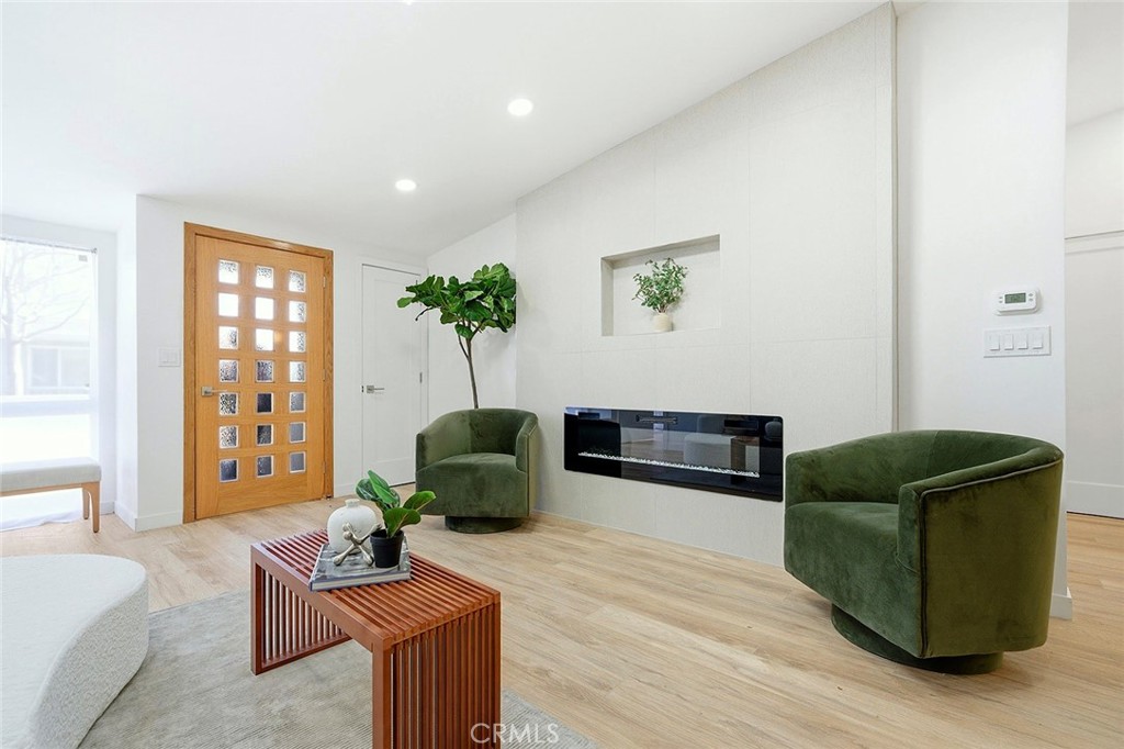 1462 Merion Way M2 - 30K