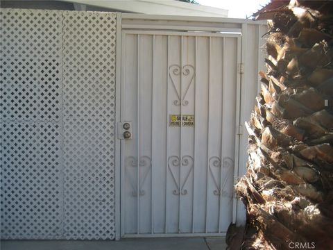 Photo of 22358 Dolorosa St, Woodland Hills, CA 91367 (MLS # SR26050588)